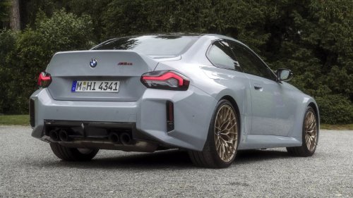 2025 BMW M2 CS Tanıtıldı: 530 Beygirlik Güç Canavarı Sahneye Çıkıyor!