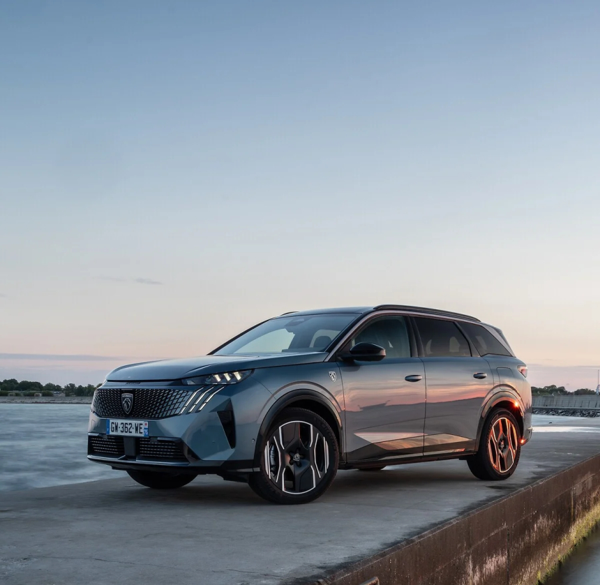 Türkiye’nin ilk 7 kişilik tam elektrikli SUV modeli: Yeni E-5008